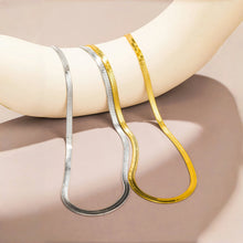 Load image into Gallery viewer, Snake Necklace