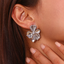 Load image into Gallery viewer, Fleur Earrings
