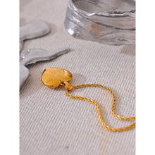 Load image into Gallery viewer, Aphro Necklace
