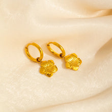 Load image into Gallery viewer, Blossom Earrings
