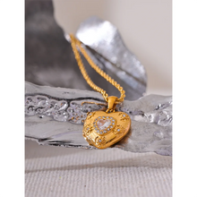 Load image into Gallery viewer, Aphro Necklace

