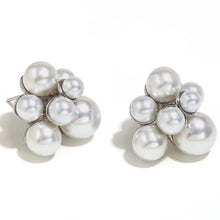 Load image into Gallery viewer, Pearl Flower Earrings
