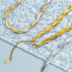 Twist Necklace