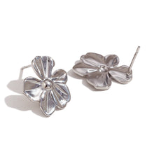Load image into Gallery viewer, Fleur Earrings
