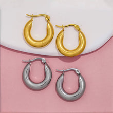 Load image into Gallery viewer, Simple Earring
