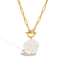Load image into Gallery viewer, Flower Shell Necklace
