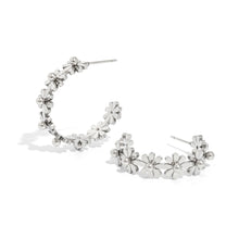 Load image into Gallery viewer, Daisy Flower Earrings

