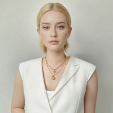 Load image into Gallery viewer, Shell and Star Necklace
