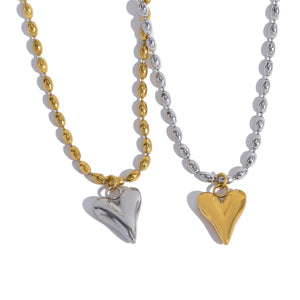 Amour Necklace