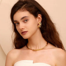 Load image into Gallery viewer, Foule Earrings
